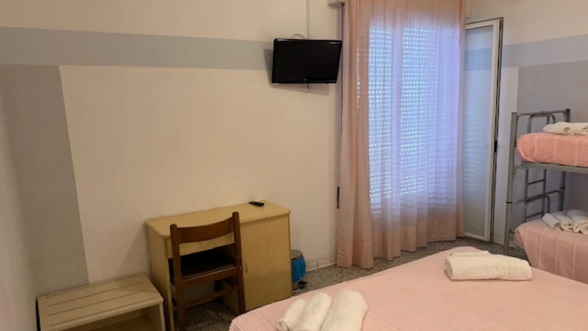 Hotel Nives Rimini 3*,  Italy