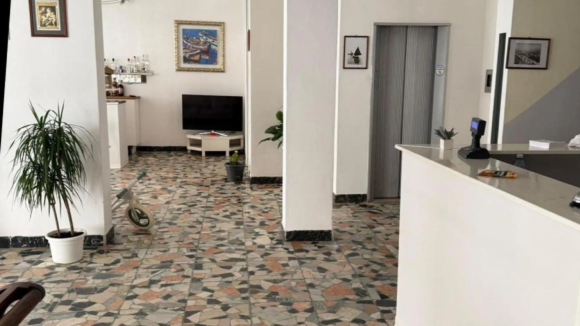 Hotel Nives Rimini 3*,  Italy