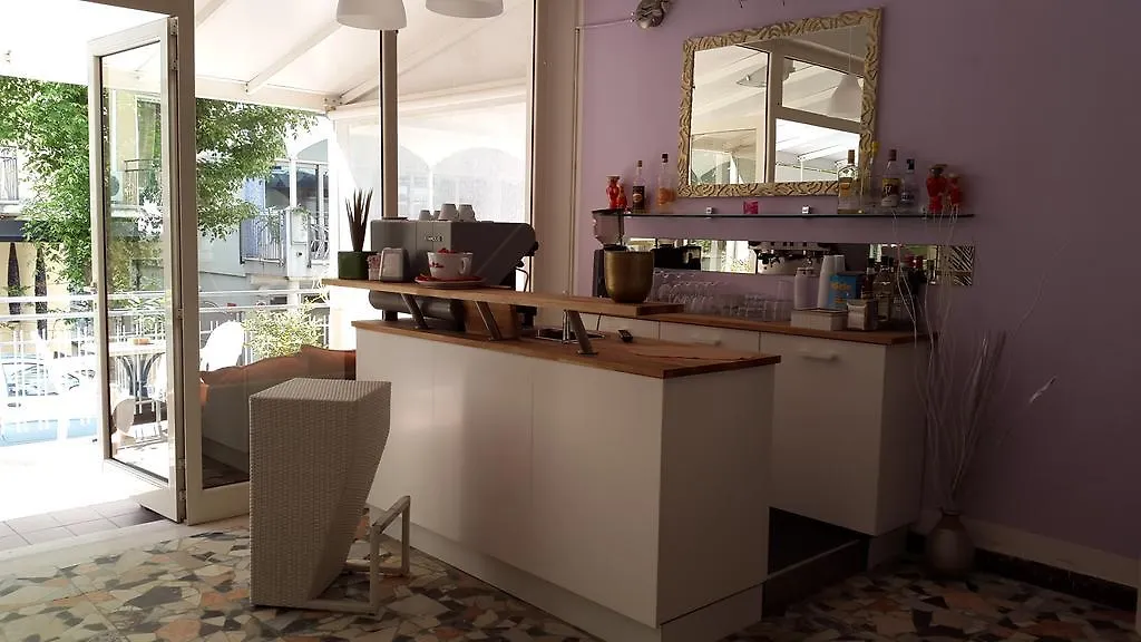 Hotel Nives Rimini 3*,
